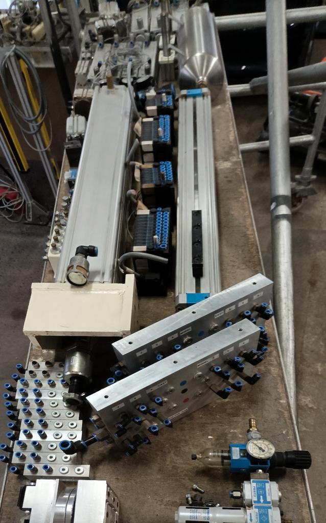 Festo cilinders + diverse industriële onderdelen, Doe-het-zelf en Verbouw, Gereedschap | Machine-onderdelen en Toebehoren, Gebruikt