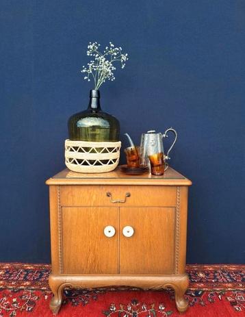 Vintage brocante nachtkastje, bijzet kastje met 2 deurtjes  beschikbaar voor biedingen