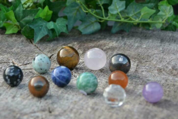 Verzameling kristallen bollen (11 stuks), Sieraden, Tassen en Uiterlijk, Edelstenen, Nieuw, Ophalen of Verzenden