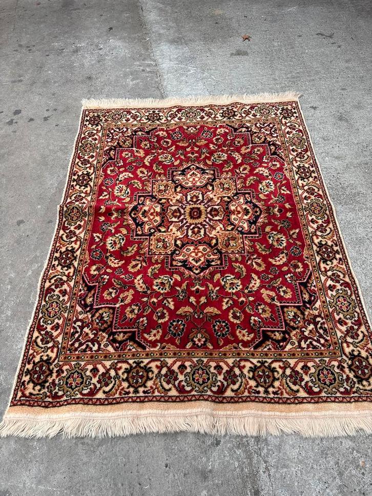 Prachtig nieuw Perzisch Tapijt 1.80 meter x 1.24 meter, Huis en Inrichting, Stoffering | Tapijten en Kleden, Gebruikt, 100 tot 150 cm