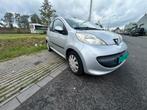 Peugeot 107 1.0 12V 3DR 2006 Grijs, Auto's, Voorwielaandrijving, 765 kg, 4 stoelen, 68 pk