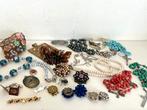 Verzameling vintage sieraden broche ketting armband etc, Sieraden, Tassen en Uiterlijk, Antieke sieraden, Ophalen, Overige materialen