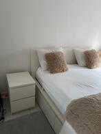 2 persoons bed met kastjes en laden matras, Huis en Inrichting, Ophalen, Zo goed als nieuw, Tweepersoons, Bed met laden en matrassen mat wit