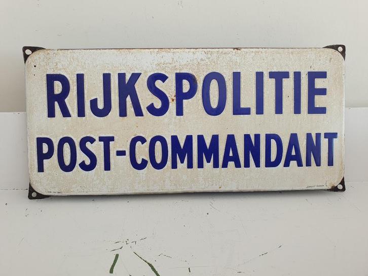 Emaille bord Rijkspolitie Post- Commandant, Verzamelen, Merken en Reclamevoorwerpen, Zo goed als nieuw, Reclamebord, Ophalen of Verzenden