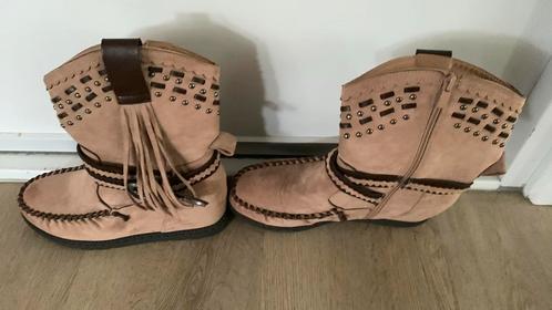 Suede zgan leren Laarzen met franje gesp maat 41, Kleding | Dames, Schoenen, Zo goed als nieuw, Lage of Enkellaarzen, Bruin, Ophalen of Verzenden