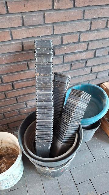P9 potjes Gratis beschikbaar voor biedingen