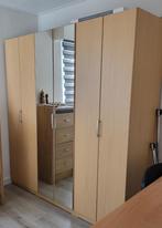 Mooie 3 deurs kledingkast met spiegeldeur gedem. T.E.A.B., Huis en Inrichting, Ophalen, Gebruikt, 200 cm of meer, Met hangruimte