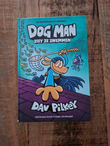 Dog Man Ziet Ze Zwemmen - Dav Pilkey beschikbaar voor biedingen