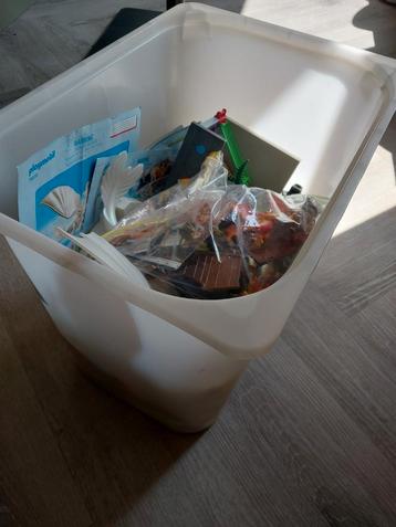 Mooie bak vol playmobil  beschikbaar voor biedingen