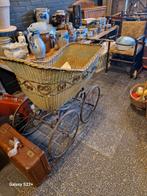 Oude Antieke Kinderwagen met ijzeren Wielen, Ophalen of Verzenden