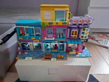 Lego Friends 41704 hoofdstraatgebouw beschikbaar voor biedingen