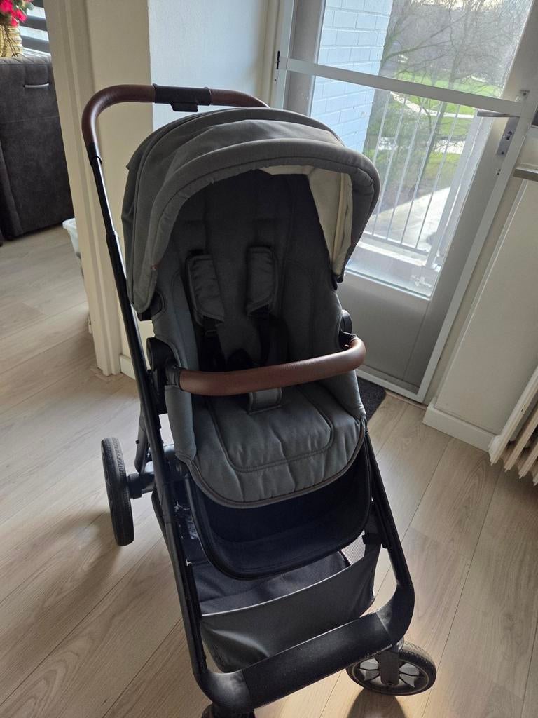 Qute Q-Journey Kinderwagen met accessoires, Gebruikt, Verstelbare duwstang, Ophalen, Kinderwagen