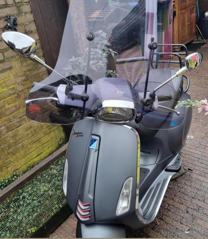 Vespa sprint, Fietsen en Brommers, Scooters | Vespa, Gebruikt, Vespa S, Maximaal 25 km/u, Benzine, Ophalen