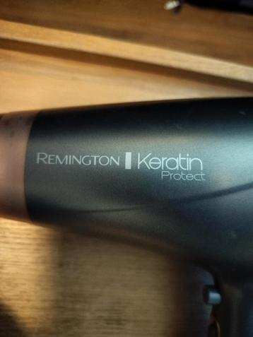 Remington Keratin Protect Haarfohn met Accessoires beschikbaar voor biedingen