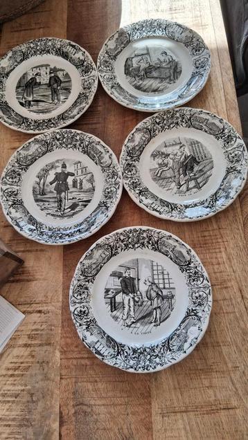 Antieke Choisy-le-Roi Borden - La Vie Militaire beschikbaar voor biedingen