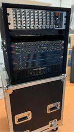 Audioset in bekleed 19” rack met stolpkist, Ophalen, Zo goed als nieuw, Audio