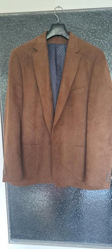 Herencolbert van imitatie-suede in perfecte staat.  beschikbaar voor biedingen