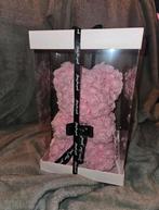 Rozenbeertje gemaakt van licht roze roosjes

24 cm, Ophalen of Verzenden, Nieuw, Stoffen beer, Overige merken