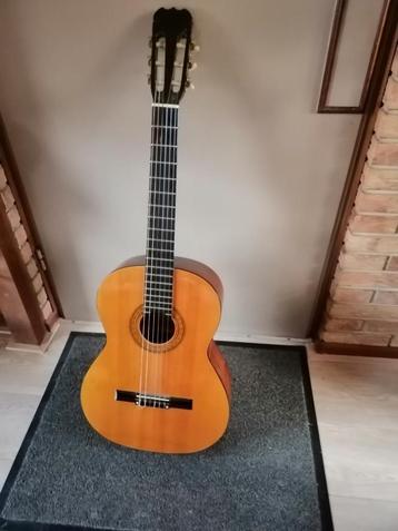 GITAAR KLASSIEK GOEDE KLANK beschikbaar voor biedingen