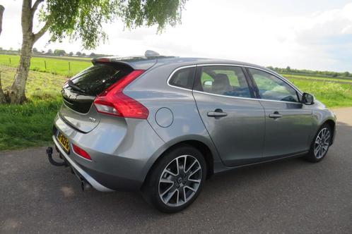 Volvo V40 2.0 D2 120PK R Design Business 2015-12 Camera Navi, Auto diversen, Schadeauto's, Handgeschakeld, Diesel, MPV, Zilver of Grijs