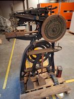 Mooie antieke naaimachine TBUSM No. 6, Ophalen