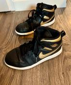 Nike Air Jordan sneakers zwart/goud – maat 33,5, Kinderen en Baby's, Kinderkleding | Schoenen en Sokken, Ophalen of Verzenden