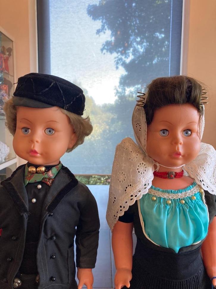 Klederdracht poppen set Westkapelle/Walcheren, echtpaar, Verzamelen, Poppen, Zo goed als nieuw, Pop, Ophalen of Verzenden