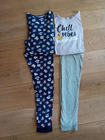 Pyjama's 140/146 en 146/152 beschikbaar voor biedingen