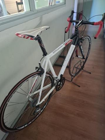 Race fiets nieuw beschikbaar voor biedingen