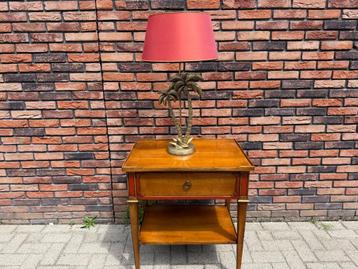Unieke rode tafellamp met palmboomvoet – vintage stijl beschikbaar voor biedingen
