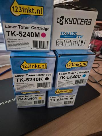 6 nieuwe toners van de tk5240 serie beschikbaar voor biedingen