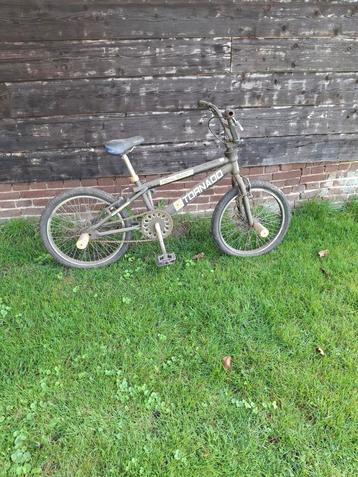 Stuntfiets, opknapper beschikbaar voor biedingen