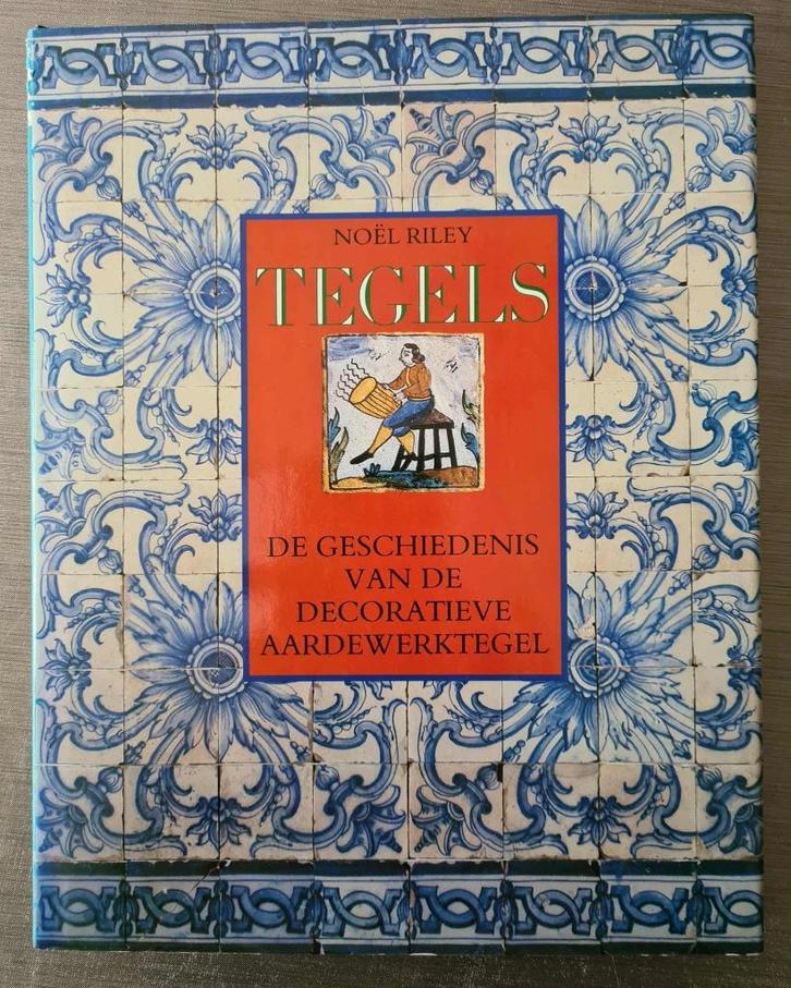 Tegels de geschiedenis van de decoratieve aardewerktegel, Antiek en Kunst, Antiek | Wandborden en Tegels, Ophalen of Verzenden