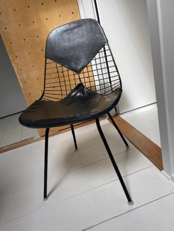 Eames draadstoel beschikbaar voor biedingen