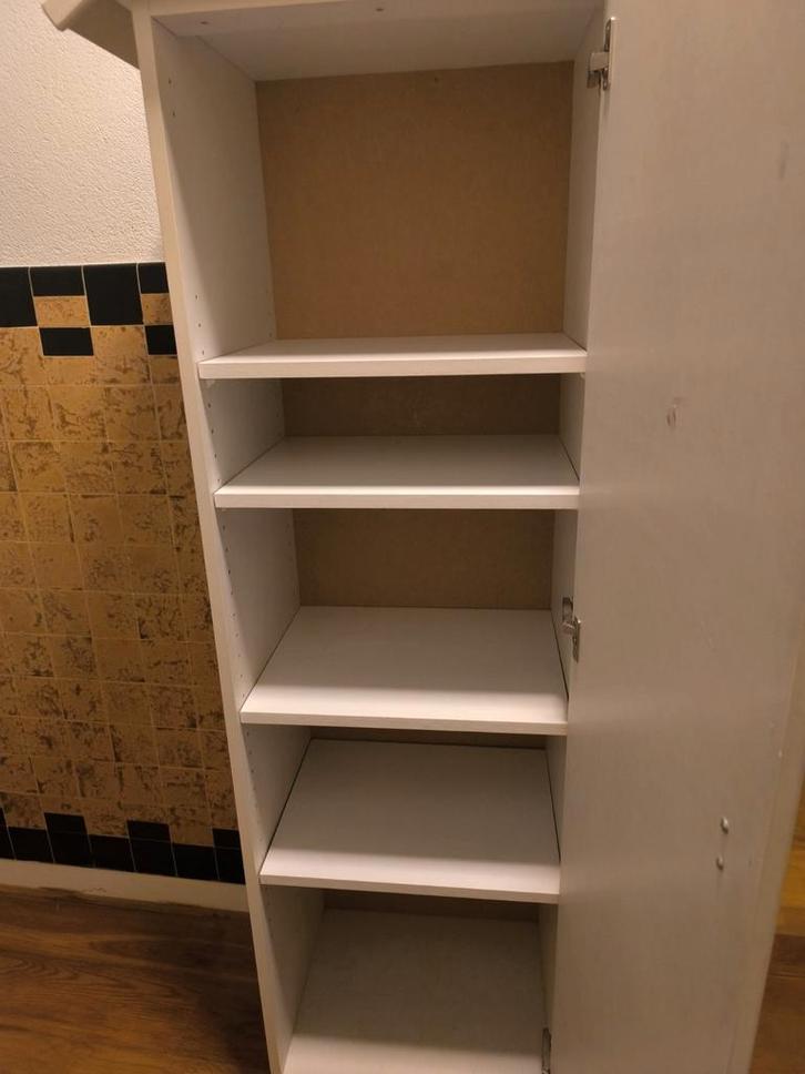 Witte houten kast met dakje - kinderkamer, Huis en Inrichting, Kasten | Kledingkasten, Ophalen