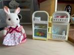 Sylvanian Families koelkast met konijn 5014, Ophalen of Verzenden, Zo goed als nieuw, Poppenhuis