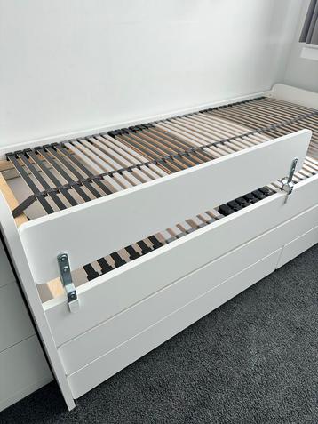 Ikea zijsteun - Nattapa beschikbaar voor biedingen