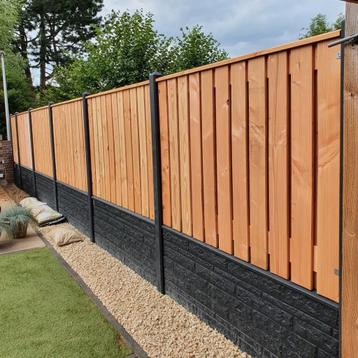 ACTIEPRIJS hout-beton schutting Rotsmotief €180,- p.m. beschikbaar voor biedingen
