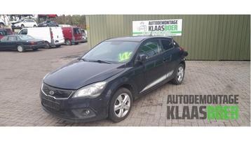 Scherm links-voor van een Kia Pro Cee'd (1K) beschikbaar voor biedingen