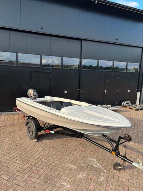 Boot 15pk moet weg!, Watersport en Boten, Speedboten, 3 tot 6 meter, Benzine, Minder dan 70 pk, Polyester, Buitenboordmotor, Ophalen