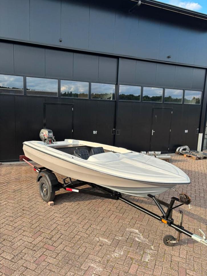 Boot 15pk moet weg! €1250 NU OPHALEN!!!, Watersport en Boten, Speedboten, 3 tot 6 meter, Benzine, Minder dan 70 pk, Polyester