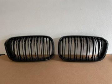 Zwarte M nieren tekoop 1 serie F20 F21 2015 - 2020 Grill BMW beschikbaar voor biedingen