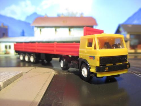LIAZ 110 met open oplegger - Igra geel-rood NU VOOR € 7,50, Hobby en Vrije tijd, Modelauto's | 1:87, Nieuw, Bus of Vrachtwagen