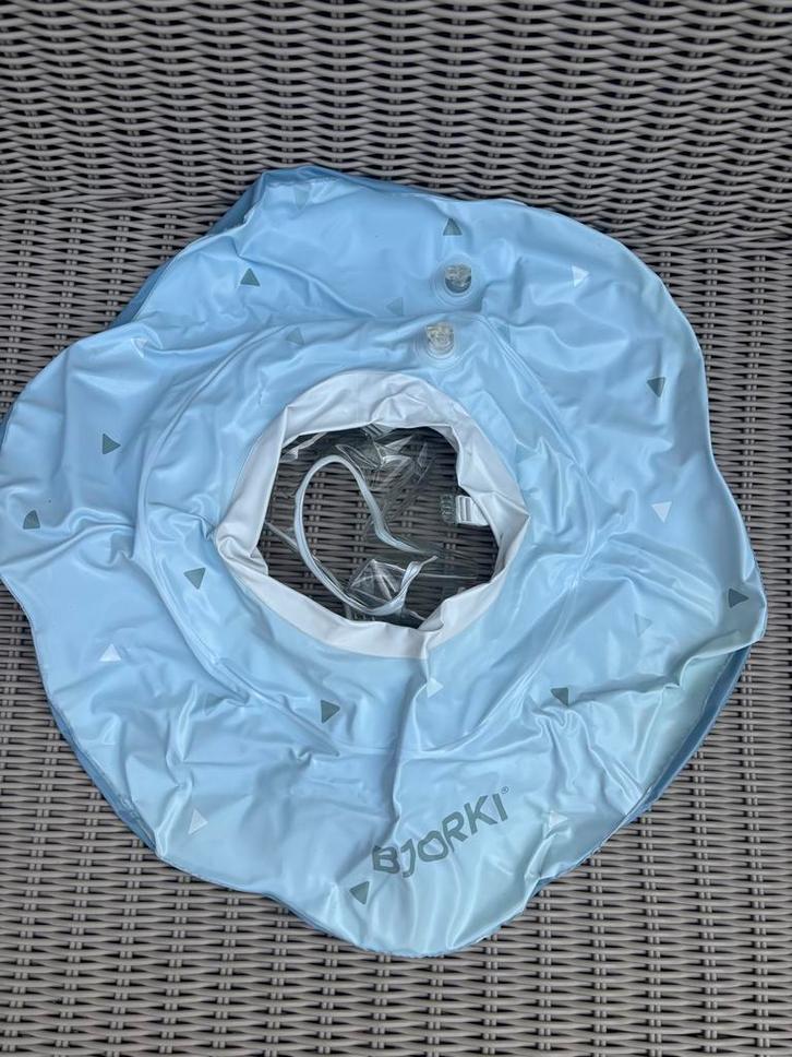 Babyzwemband Bjorki - Zo goed als nieuw, Kinderen en Baby's, Speelgoed | Buiten | Opblaasfiguren, Zo goed als nieuw, Ophalen of Verzenden