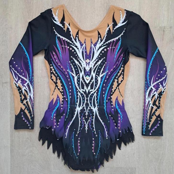 Te huur: Ritmische gymnastiek pakje leotard mt 146, Sport en Fitness, Turnen, Ophalen of Verzenden