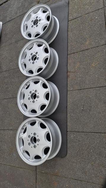 Mercedes W124 Velgen 15 inch beschikbaar voor biedingen