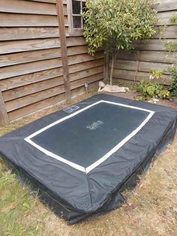 Salta trampoline 155x215 cm beschikbaar voor biedingen