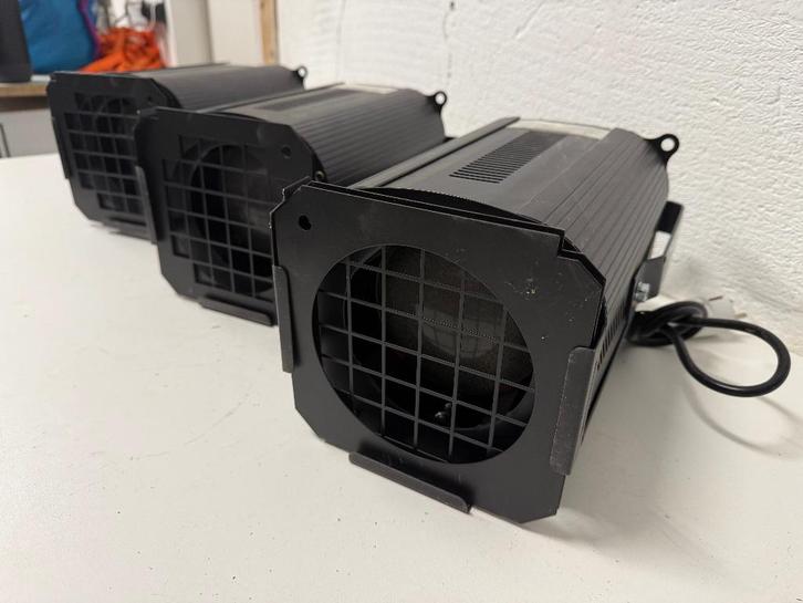 3x Showtec Stagebeam MKII 300/500w PC Black theaterspot, Muziek en Instrumenten, Licht en Laser, Gebruikt, Licht, Ophalen of Verzenden