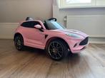 Kinderauto meisje roze aston martin, Ophalen of Verzenden, Zo goed als nieuw