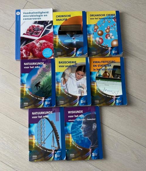 MBO chemie laboratorium opleiding compleet boekenpakket, Boeken, Schoolboeken, Zo goed als nieuw, Scheikunde, Overige niveaus